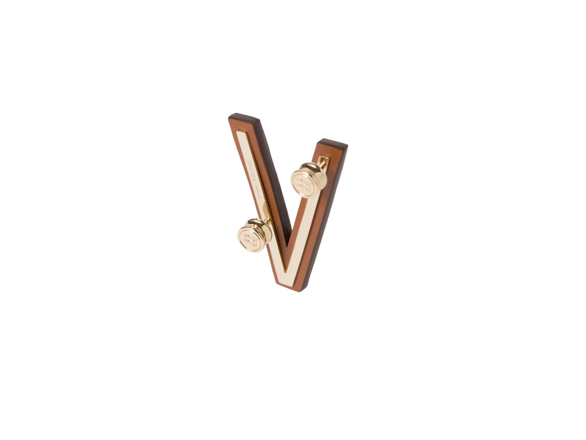 Tres Chic Silver Letter 