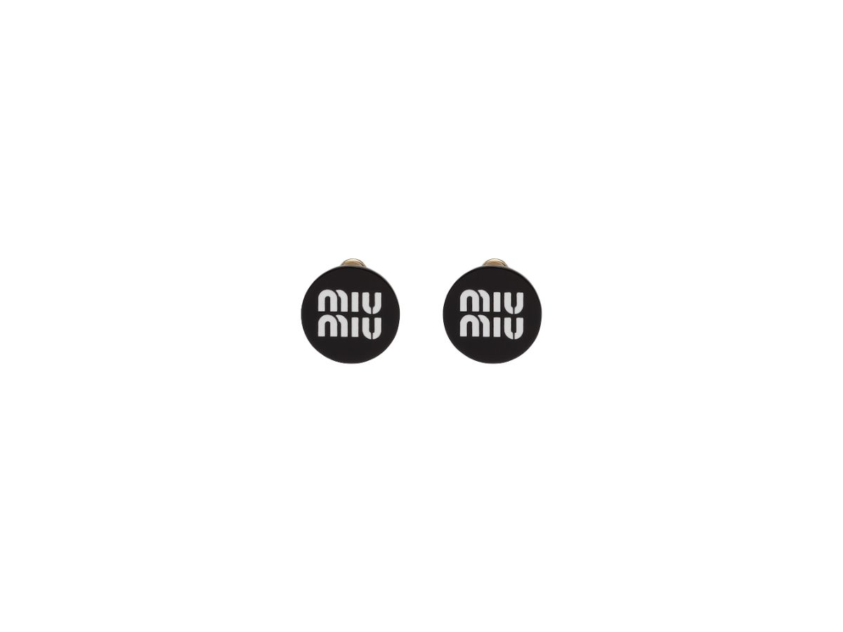 https://d2cva83hdk3bwc.cloudfront.net/miu-miu-plexiglas-earrings-with-visible-logo-black-white-1.jpg