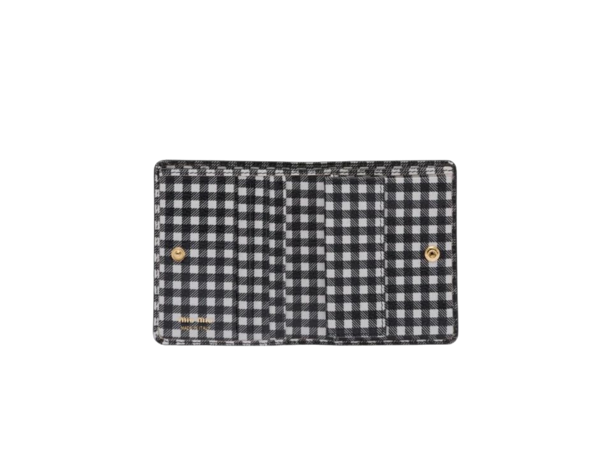 https://d2cva83hdk3bwc.cloudfront.net/miu-miu-small-wallet-in-printed-madras-leather-black-white-3.jpg