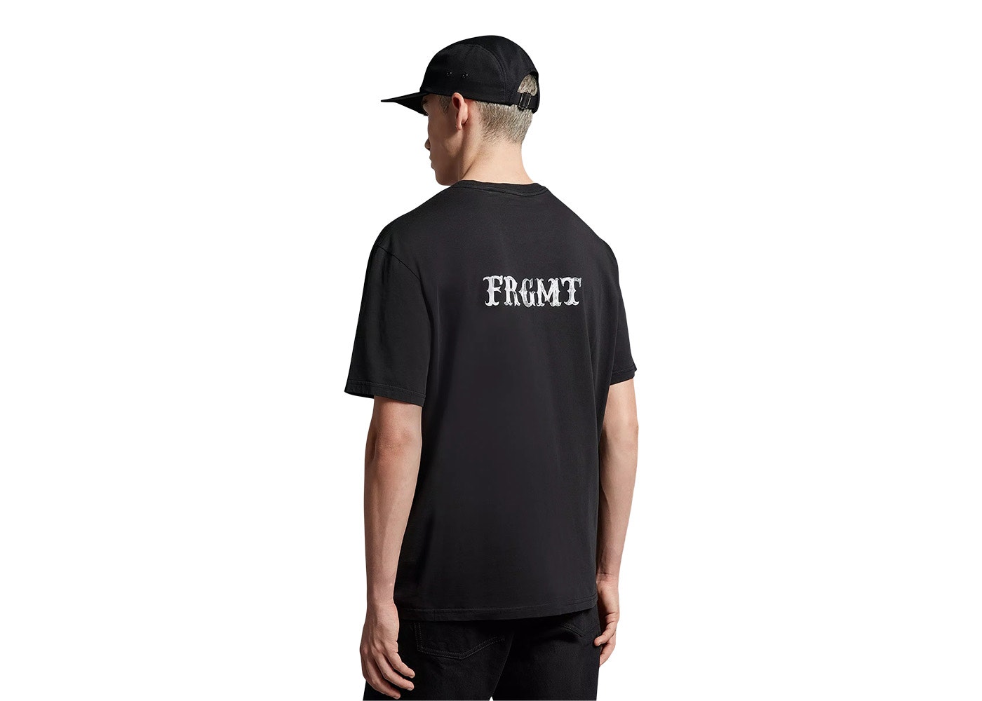 https://d2cva83hdk3bwc.cloudfront.net/moncler-hiroshi-fujiwara-x-fragment-logo-t-shirt-black-2.jpg