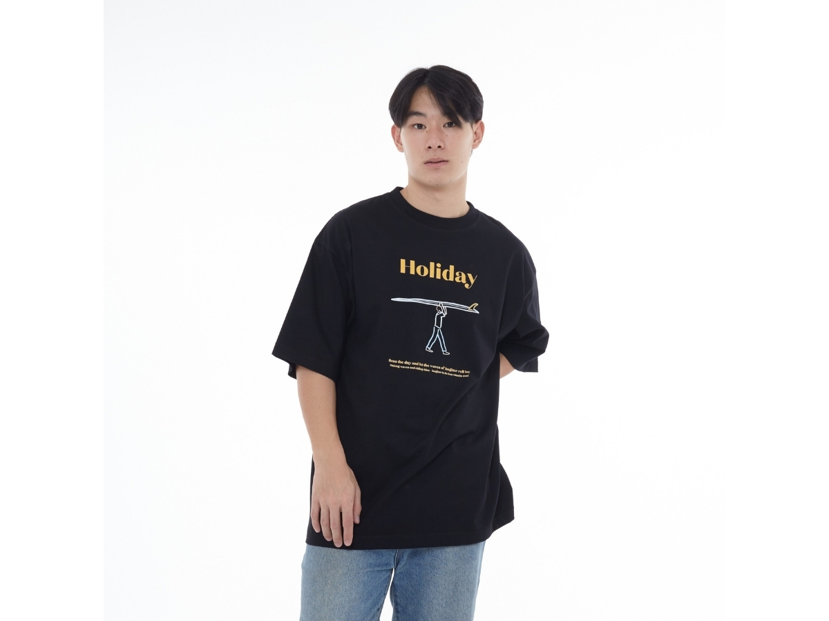 https://d2cva83hdk3bwc.cloudfront.net/myyoungs-holiday-oversized-t-shirt-black-2.jpg