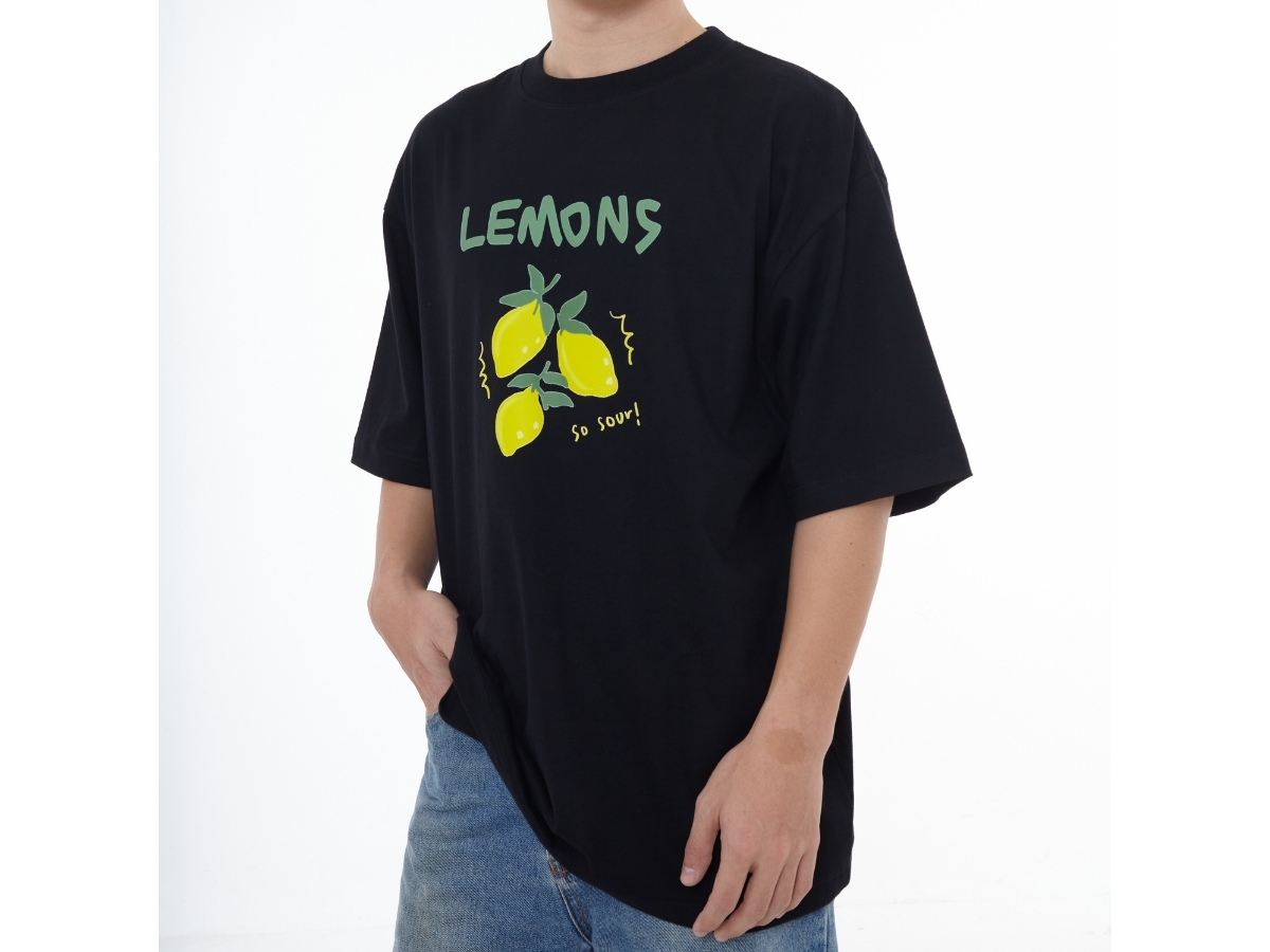 https://d2cva83hdk3bwc.cloudfront.net/myyoungs-lemons-oversized-t-shirt-black-3.jpg