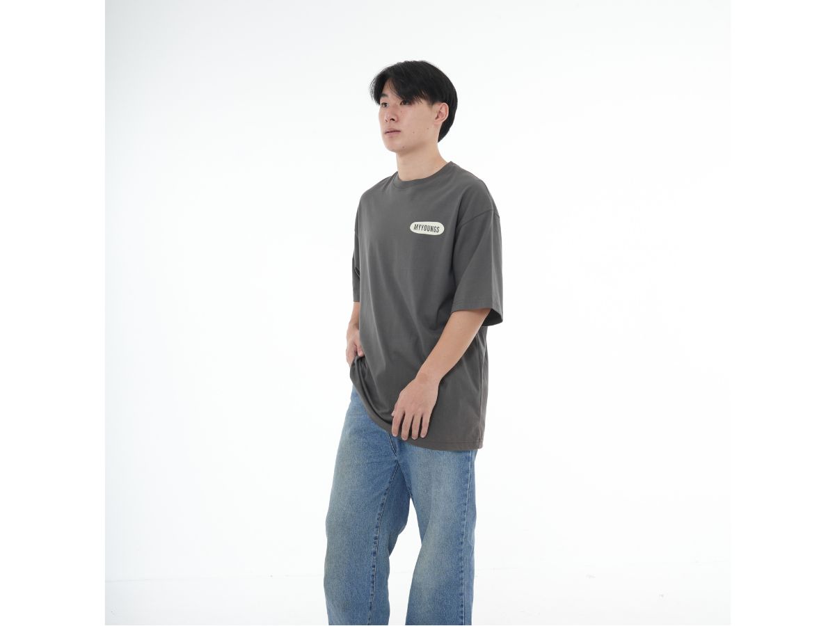 https://d2cva83hdk3bwc.cloudfront.net/myyoungs-my-youth-is-yours-oversized-t-shirt-charcoal-3.jpg