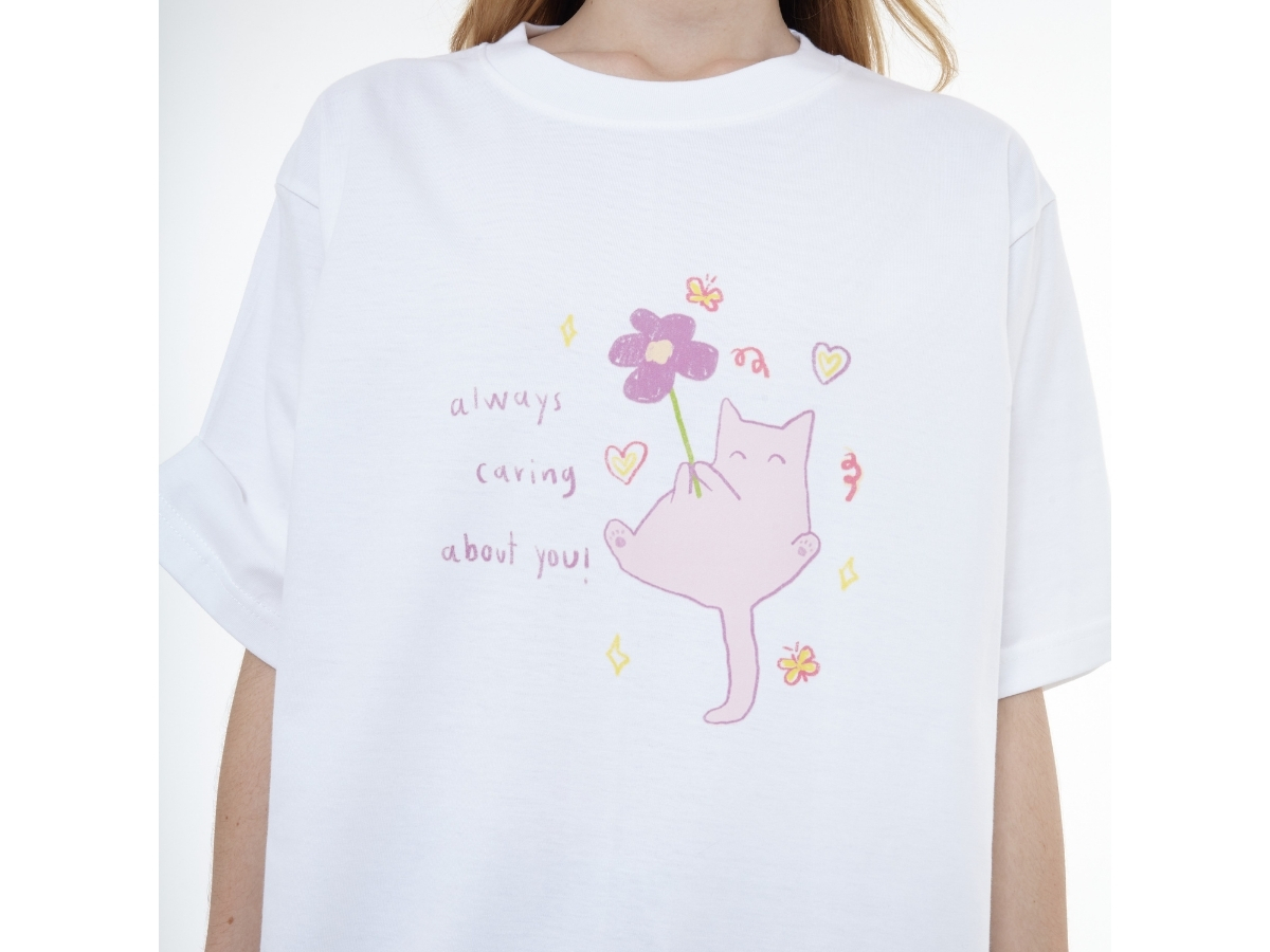 https://d2cva83hdk3bwc.cloudfront.net/myyoungs-purple-cat-oversized-t-shirt-white-3.jpg