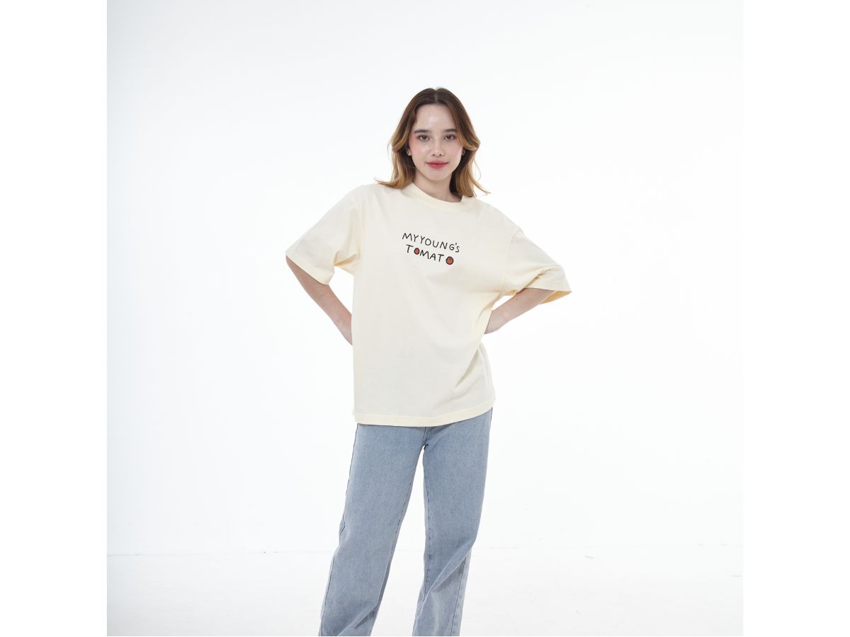 https://d2cva83hdk3bwc.cloudfront.net/myyoungs-tomato-oversized-t-shirt-cream-3.jpg