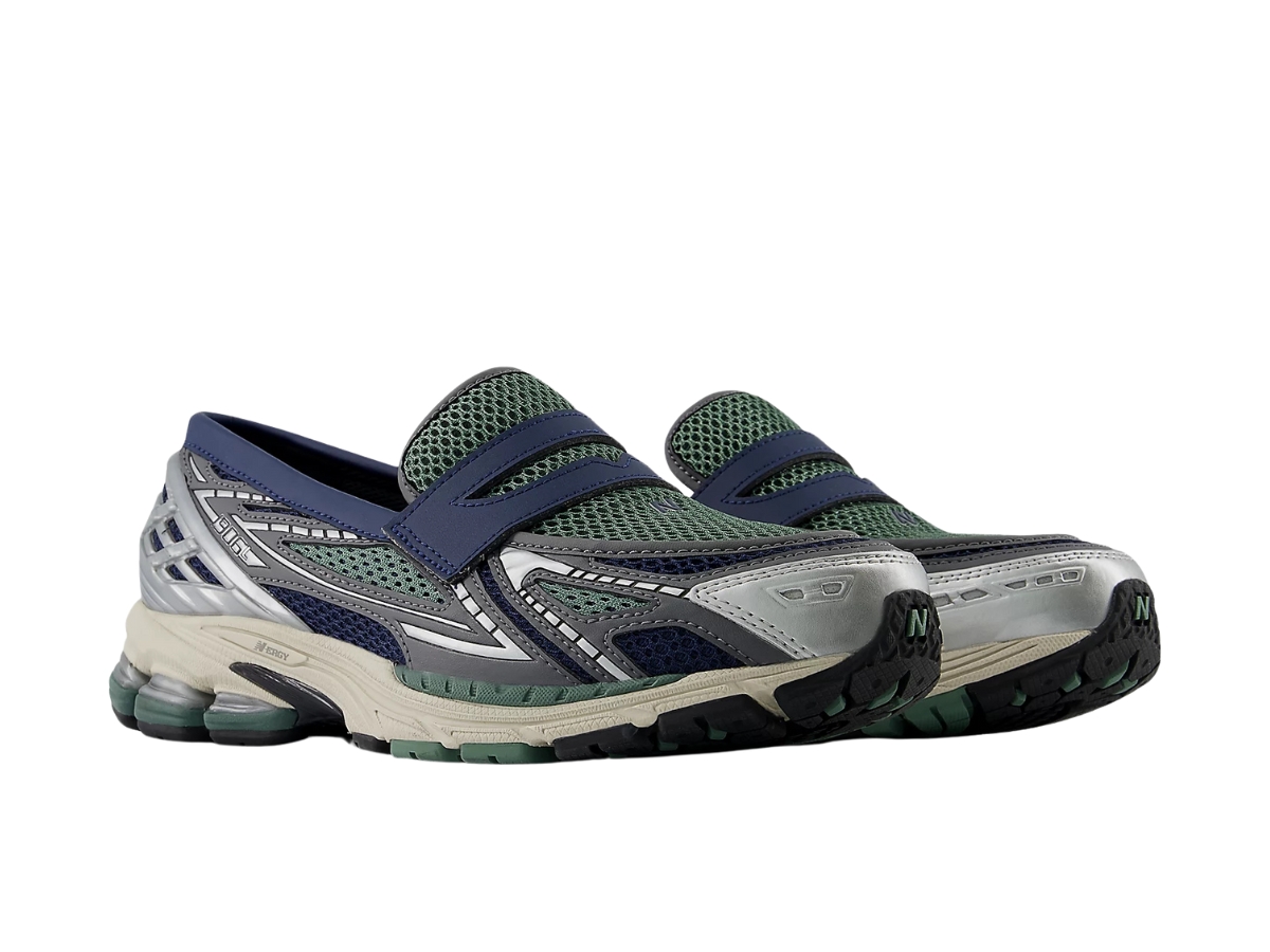 https://d2cva83hdk3bwc.cloudfront.net/new-balance-1906l-loafer-silver-metallic-with-nb-navy-and-dark-juniper-3.jpg