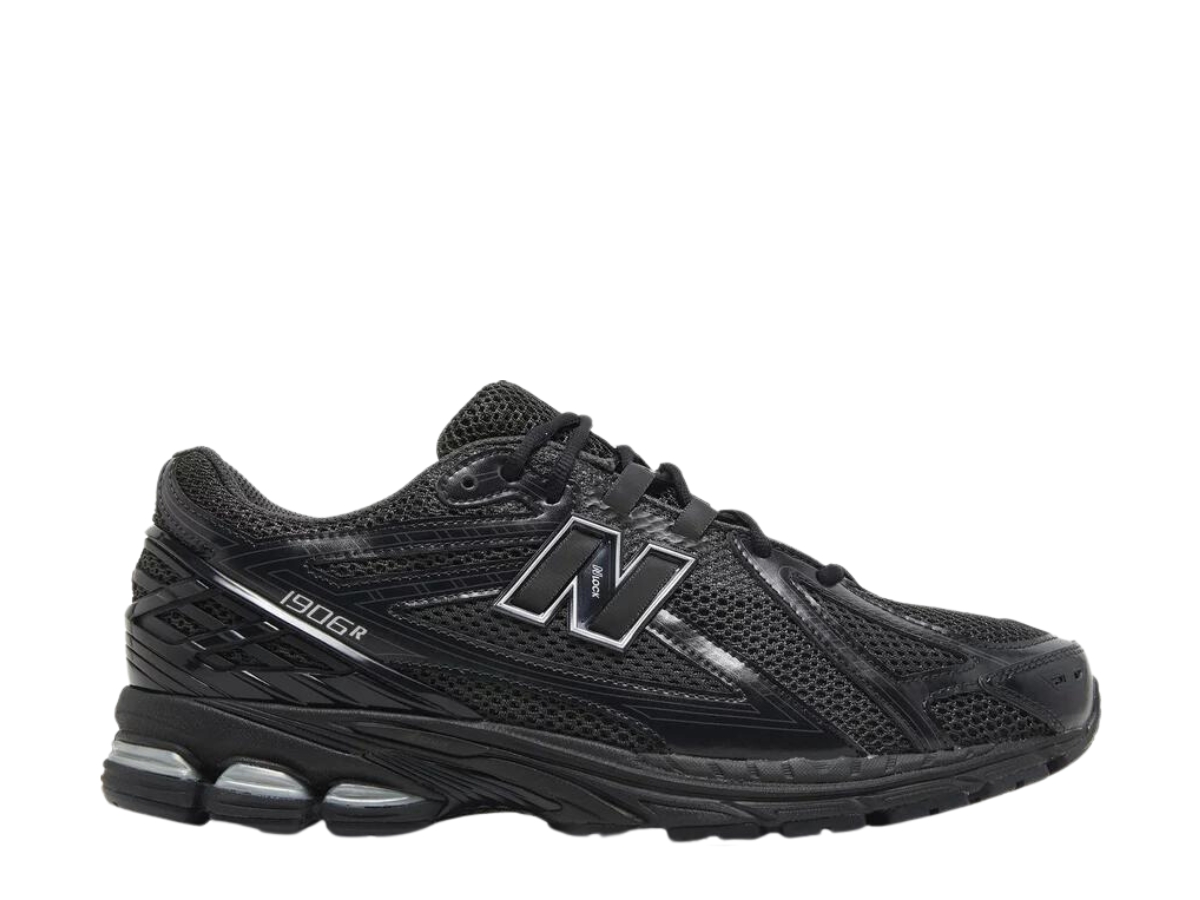 https://d2cva83hdk3bwc.cloudfront.net/new-balance-1906r-black-metallic-silver-1.jpg