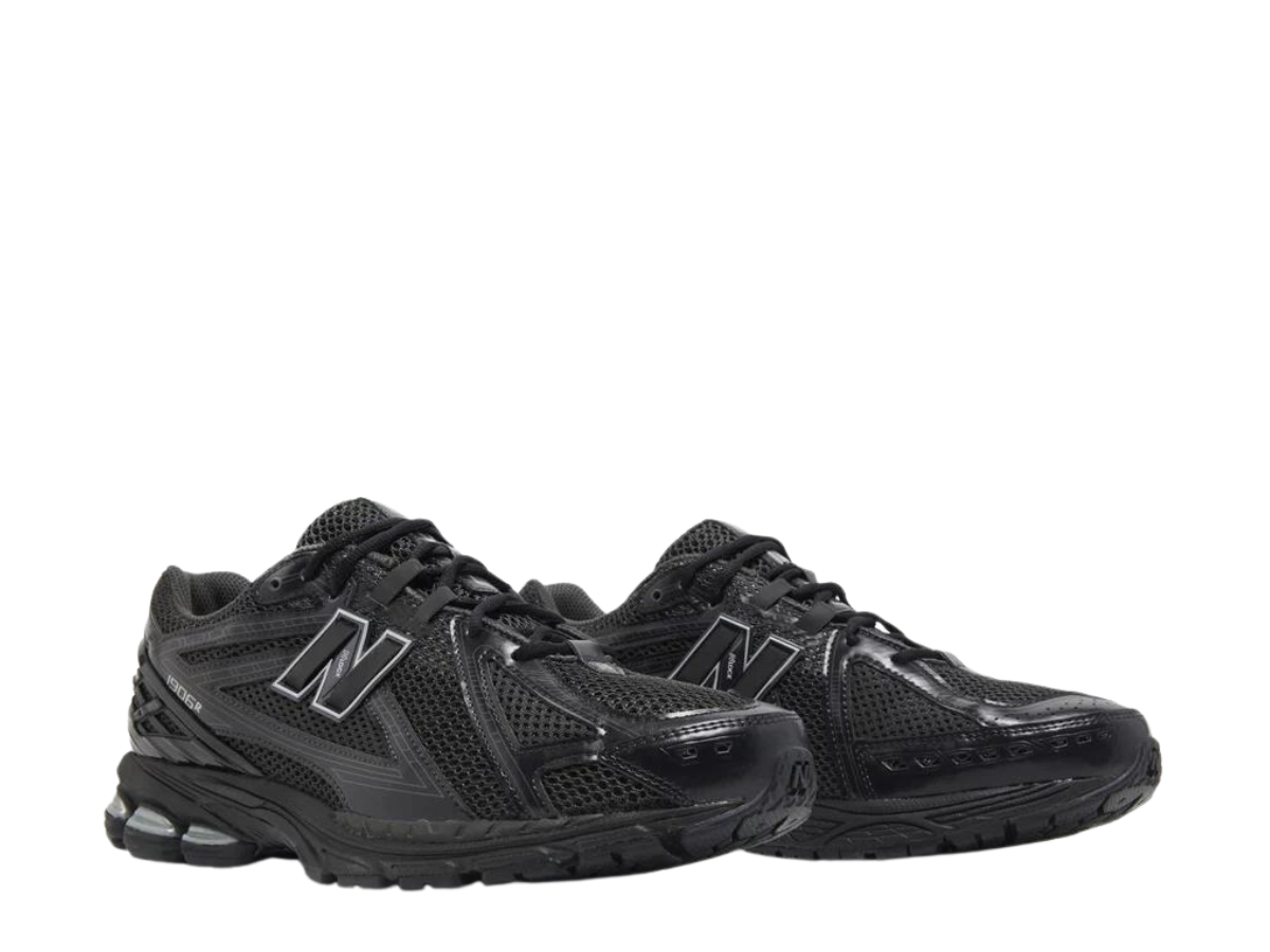 https://d2cva83hdk3bwc.cloudfront.net/new-balance-1906r-black-metallic-silver-3.jpg