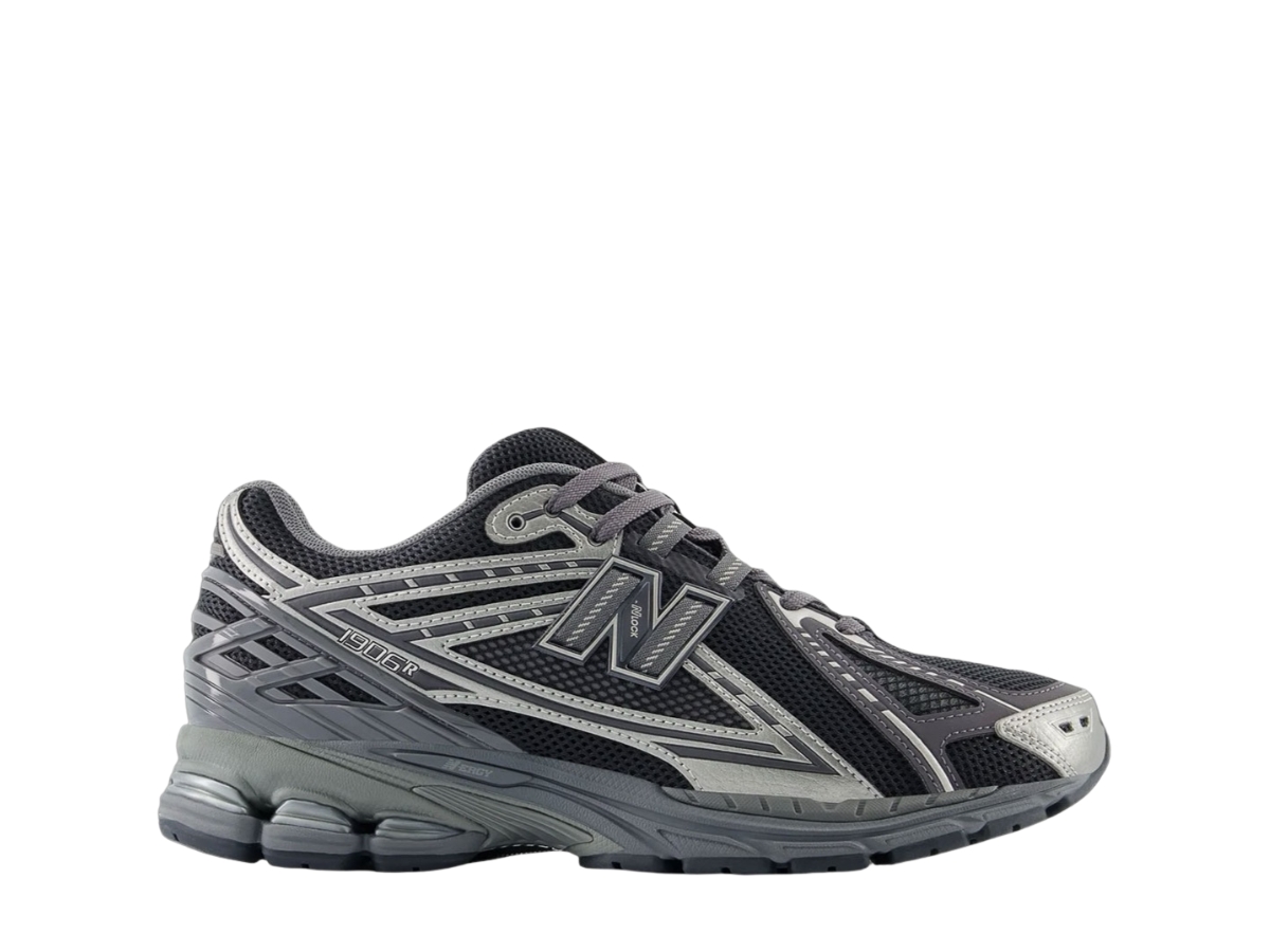 https://d2cva83hdk3bwc.cloudfront.net/new-balance-1906r-black-sliver-1.jpg