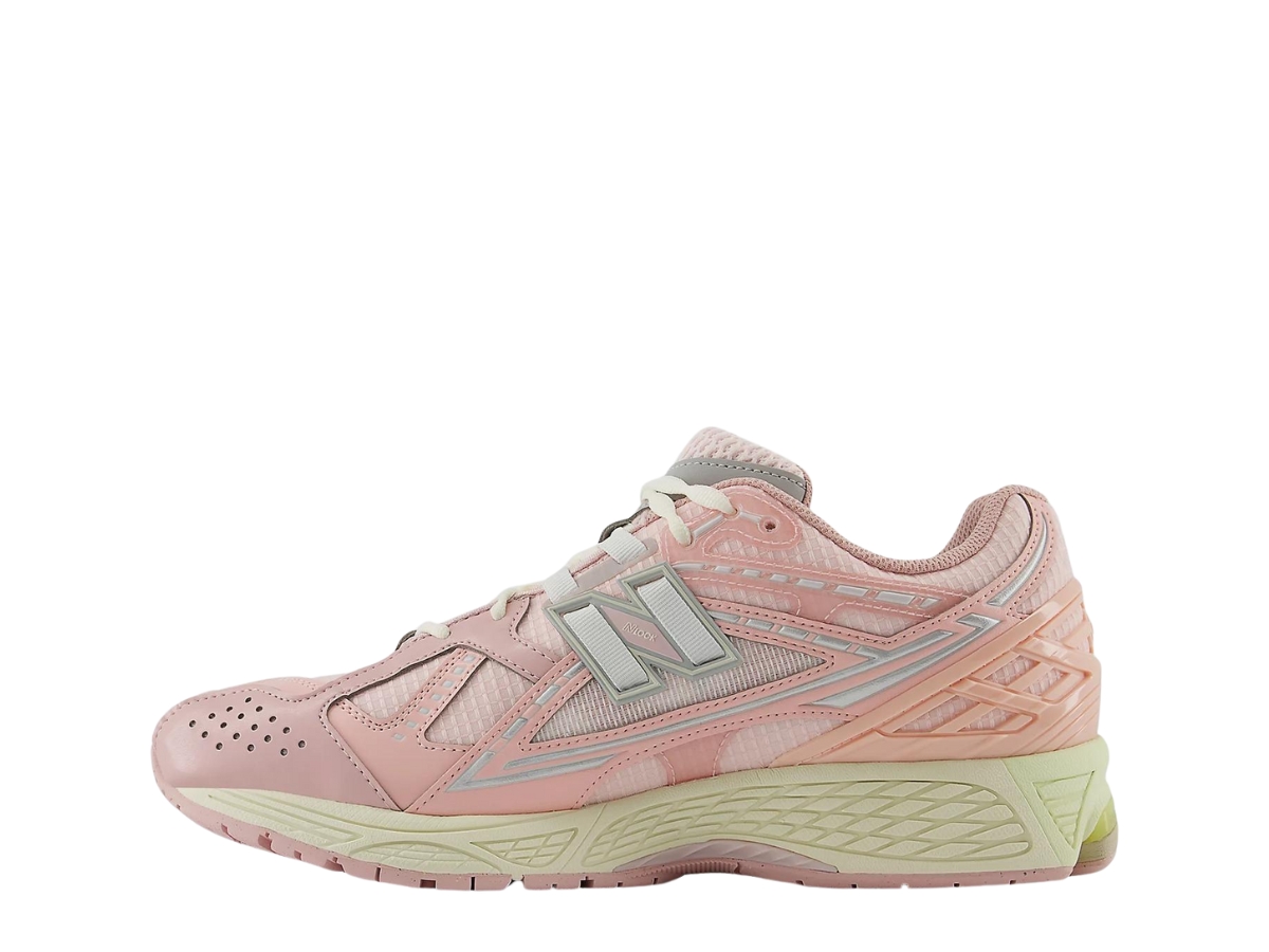 https://d2cva83hdk3bwc.cloudfront.net/new-balance-1906r-lunar-new-year-pink-2.jpg