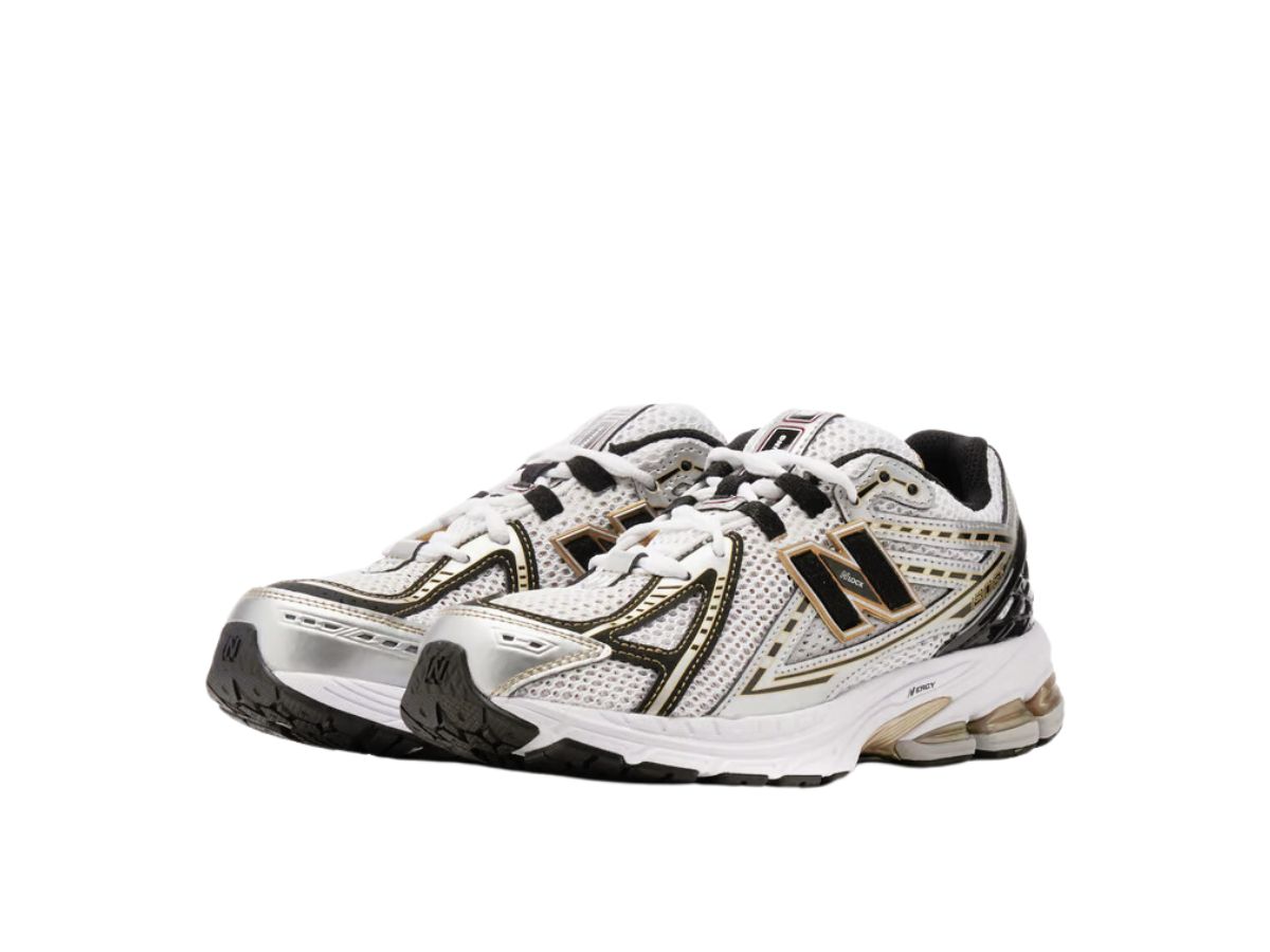 https://d2cva83hdk3bwc.cloudfront.net/new-balance-1906r-white-metallic-gold-gs-3.jpg
