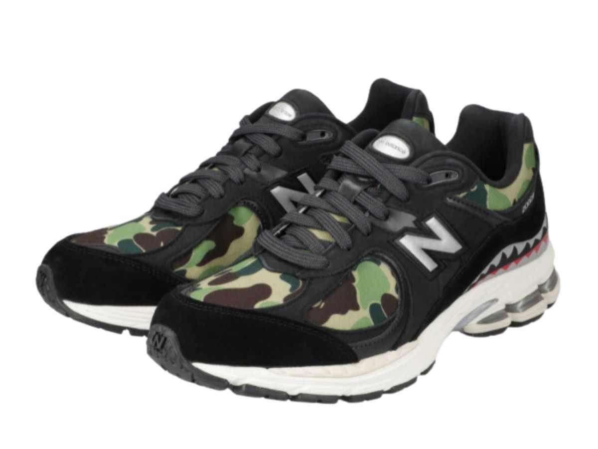 https://d2cva83hdk3bwc.cloudfront.net/new-balance-2002r-bape-black-3.jpg