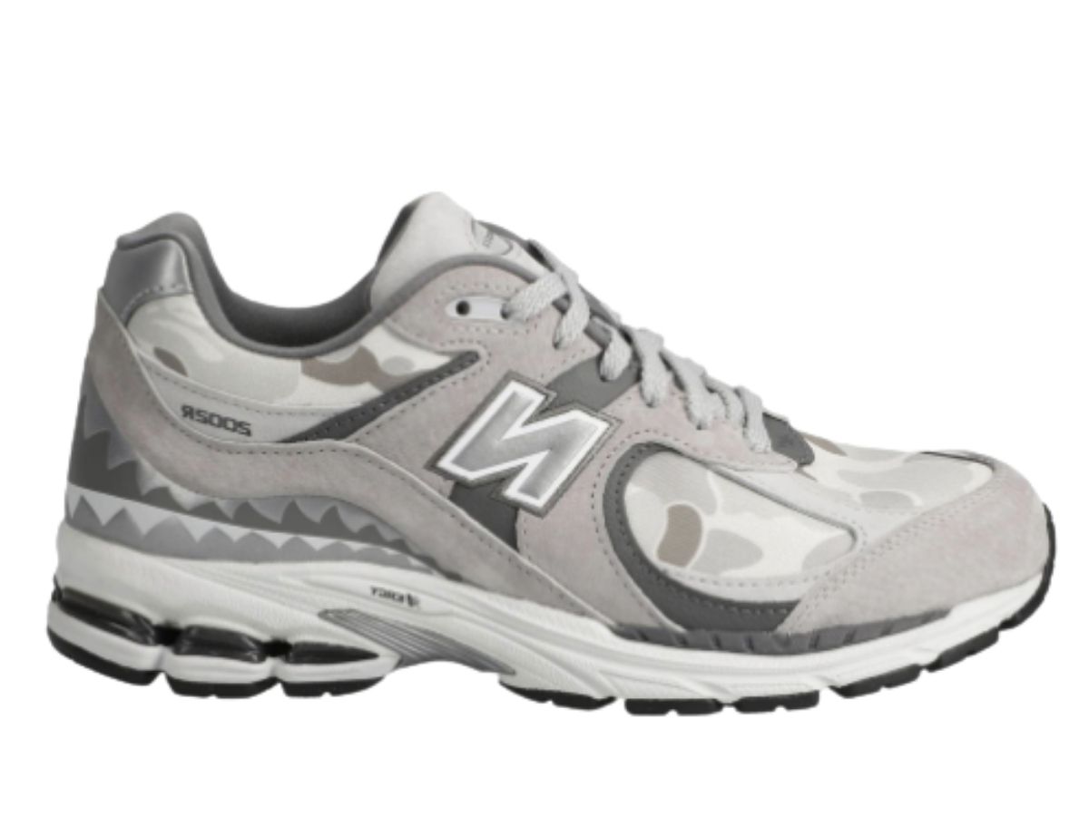 https://d2cva83hdk3bwc.cloudfront.net/new-balance-2002r-bape-grey-1.jpg