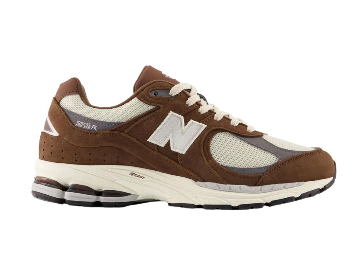 https://d2cva83hdk3bwc.cloudfront.net/new-balance-2002r-brown-beige-1.jpg