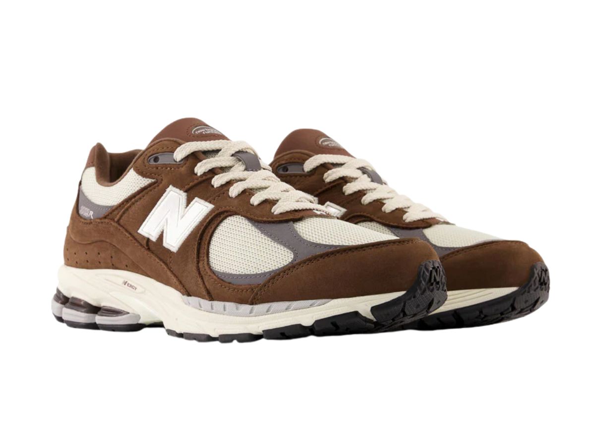 https://d2cva83hdk3bwc.cloudfront.net/new-balance-2002r-brown-beige-2.jpg