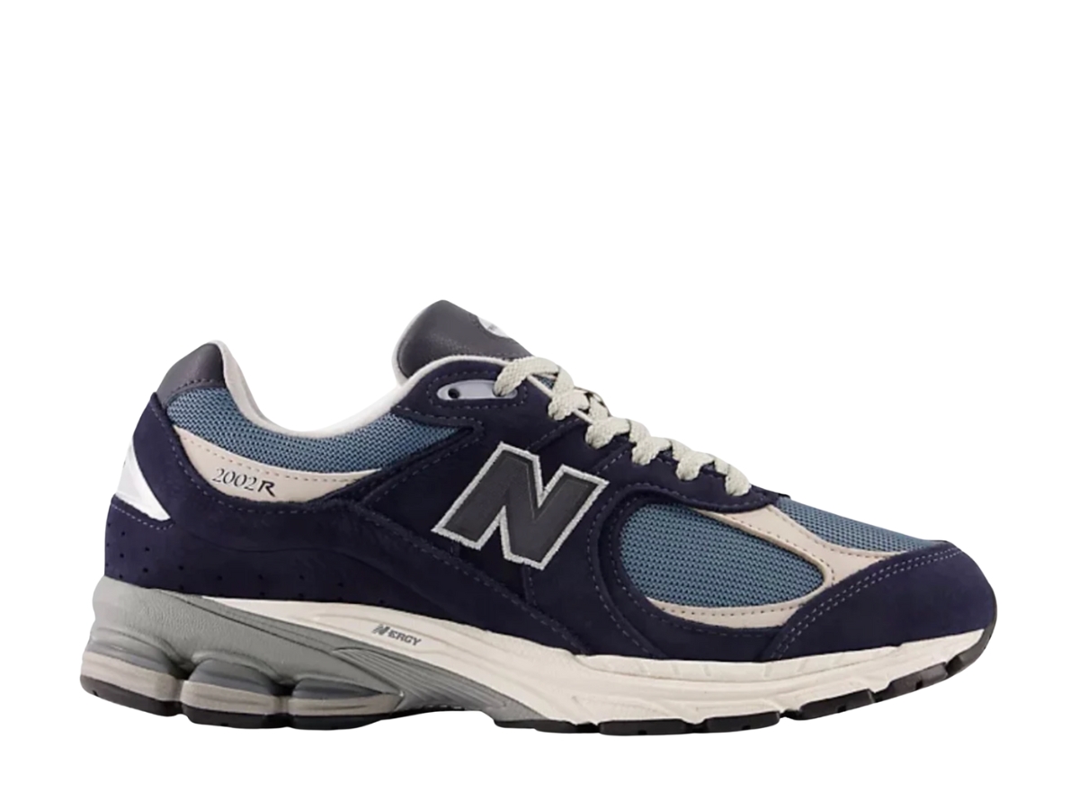 https://d2cva83hdk3bwc.cloudfront.net/new-balance-2002r-dark-navy--1.jpg