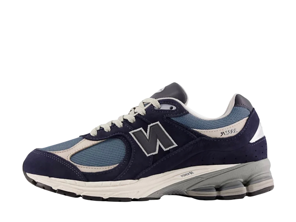 https://d2cva83hdk3bwc.cloudfront.net/new-balance-2002r-dark-navy--2.jpg