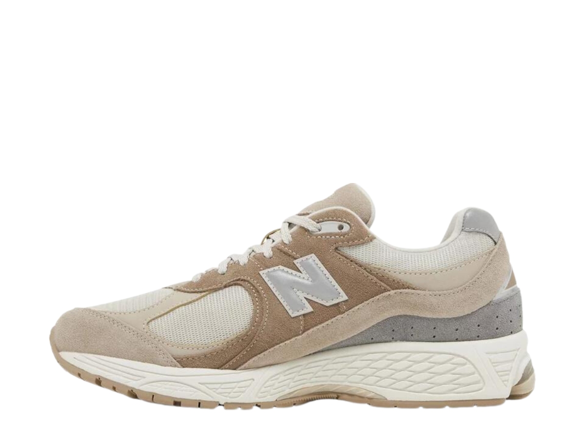 https://d2cva83hdk3bwc.cloudfront.net/new-balance-2002r-driftwood-sandstone-2.jpg