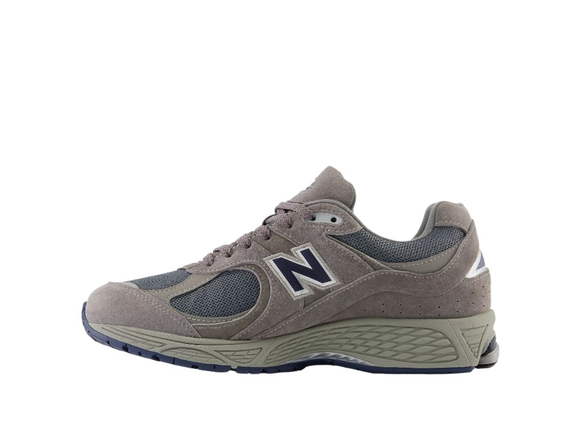 https://d2cva83hdk3bwc.cloudfront.net/new-balance-2002r-gore-tex-castlerock-2.jpg