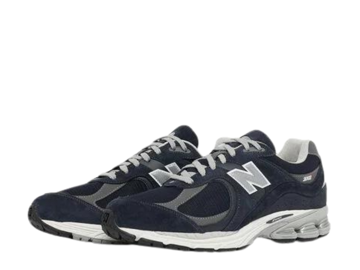 https://d2cva83hdk3bwc.cloudfront.net/new-balance-2002r-gore-tex-eclipse-3.jpg