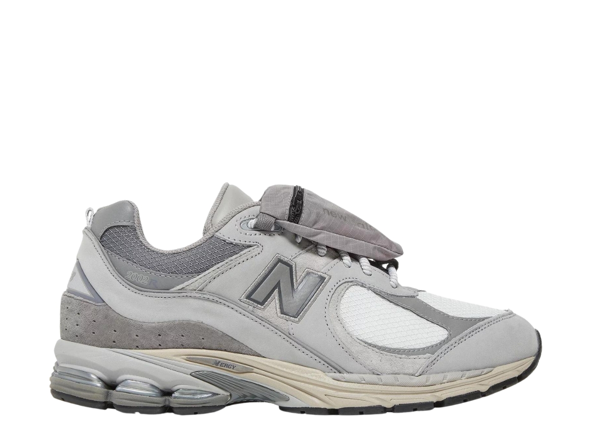 https://d2cva83hdk3bwc.cloudfront.net/new-balance-2002r-grey-pocket--1.jpg