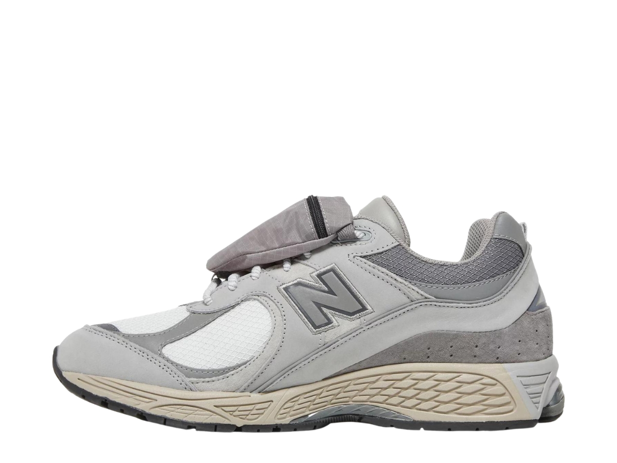 https://d2cva83hdk3bwc.cloudfront.net/new-balance-2002r-grey-pocket--2.jpg