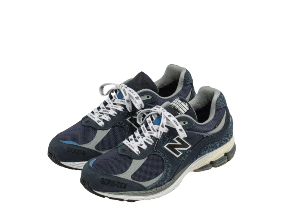 https://d2cva83hdk3bwc.cloudfront.net/new-balance-2002r-invincible-x-n-hoolywood-gore-tex-navy-3.jpg