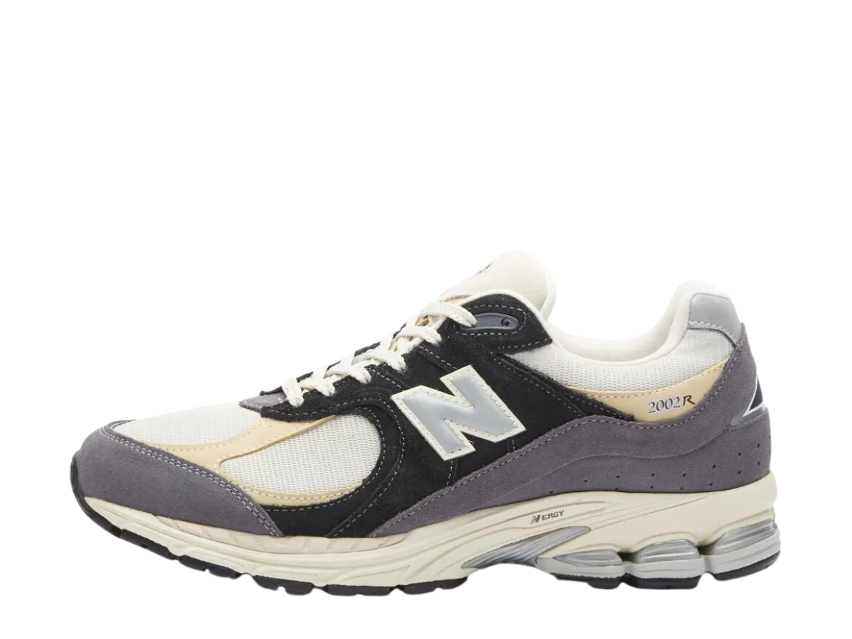 https://d2cva83hdk3bwc.cloudfront.net/new-balance-2002r-magnet-sandstone-2.jpg