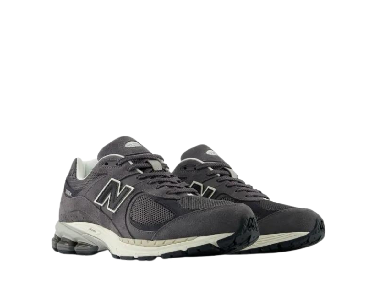 https://d2cva83hdk3bwc.cloudfront.net/new-balance-2002r-monochrome-suede-pack-grey-3.jpg