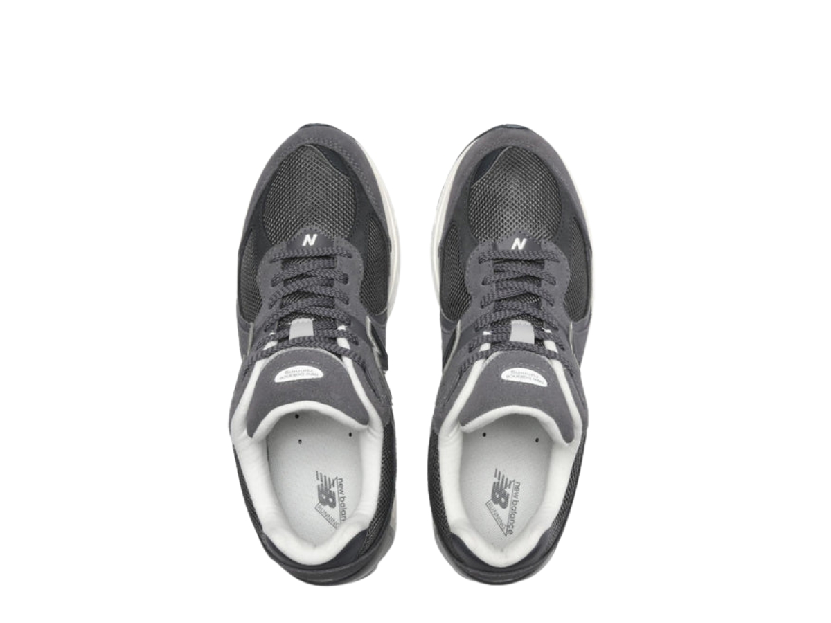 https://d2cva83hdk3bwc.cloudfront.net/new-balance-2002r-monochrome-suede-pack-grey-5.jpg