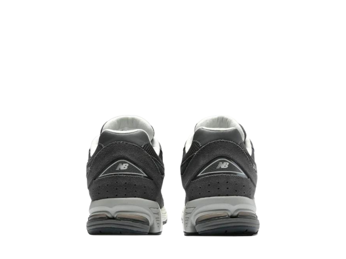 https://d2cva83hdk3bwc.cloudfront.net/new-balance-2002r-monochrome-suede-pack-grey-6.jpg