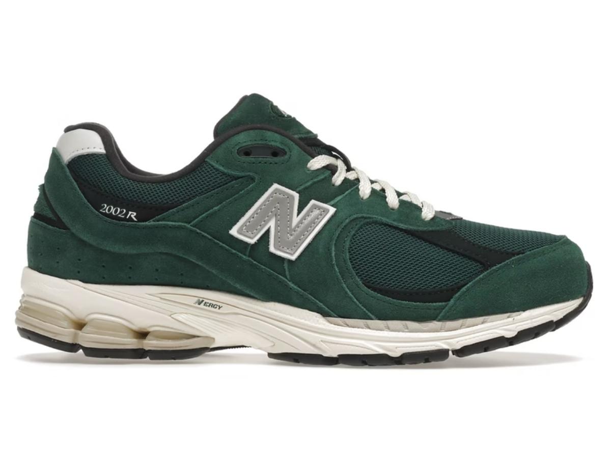 https://d2cva83hdk3bwc.cloudfront.net/new-balance-2002r-nightwatch-green-1.jpg