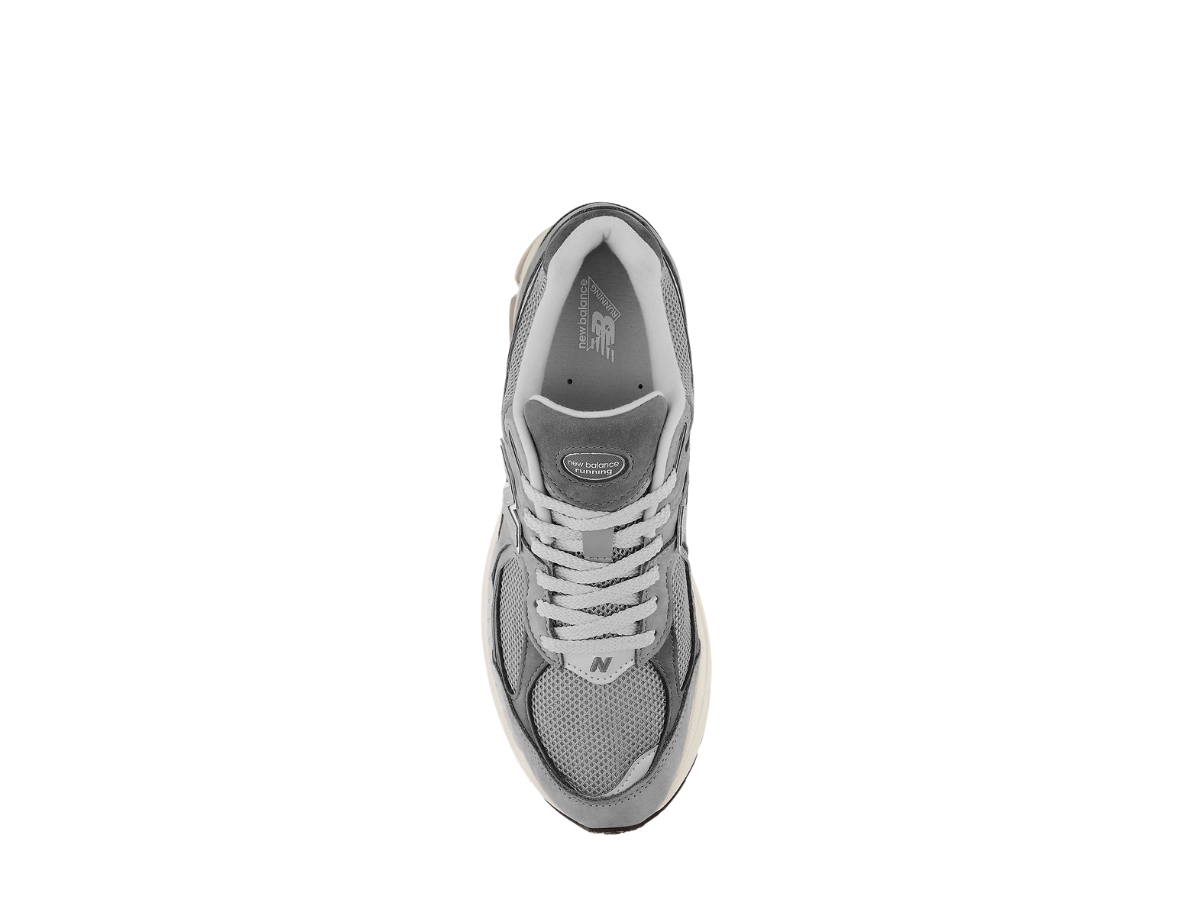 https://d2cva83hdk3bwc.cloudfront.net/new-balance-2002r-premium-vintage-grey-4.jpg