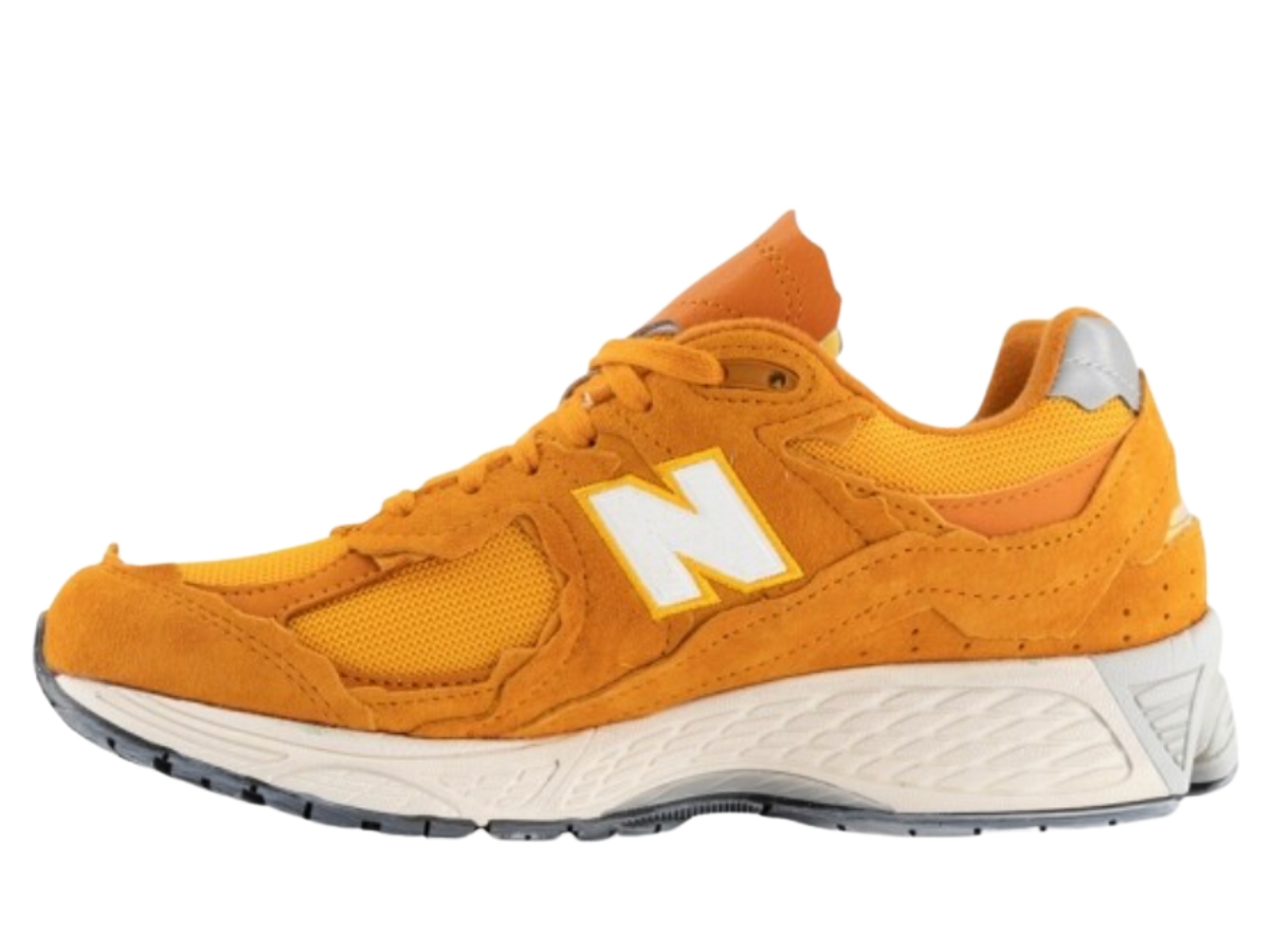 https://d2cva83hdk3bwc.cloudfront.net/new-balance-2002r-protection-pack-vintage-orange-2.jpg