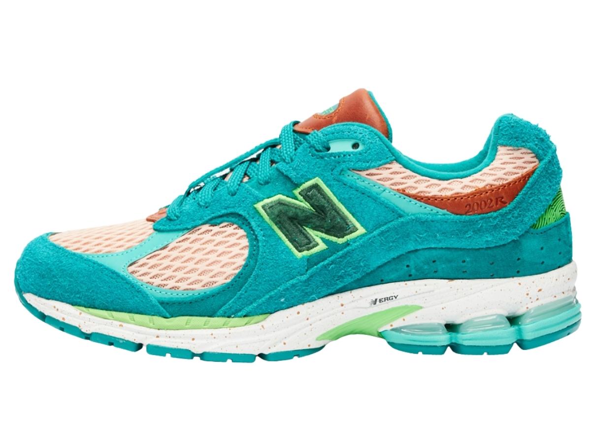 https://d2cva83hdk3bwc.cloudfront.net/new-balance-2002r-salehe-bembury-water-be-the-guide-2.jpg
