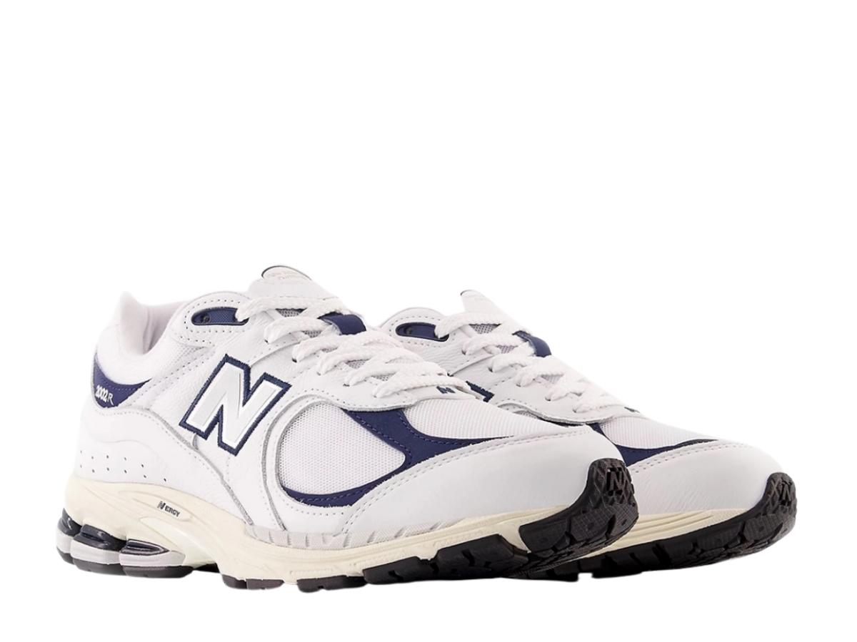 https://d2cva83hdk3bwc.cloudfront.net/new-balance-2002r-white-natural-indigo-3.jpg