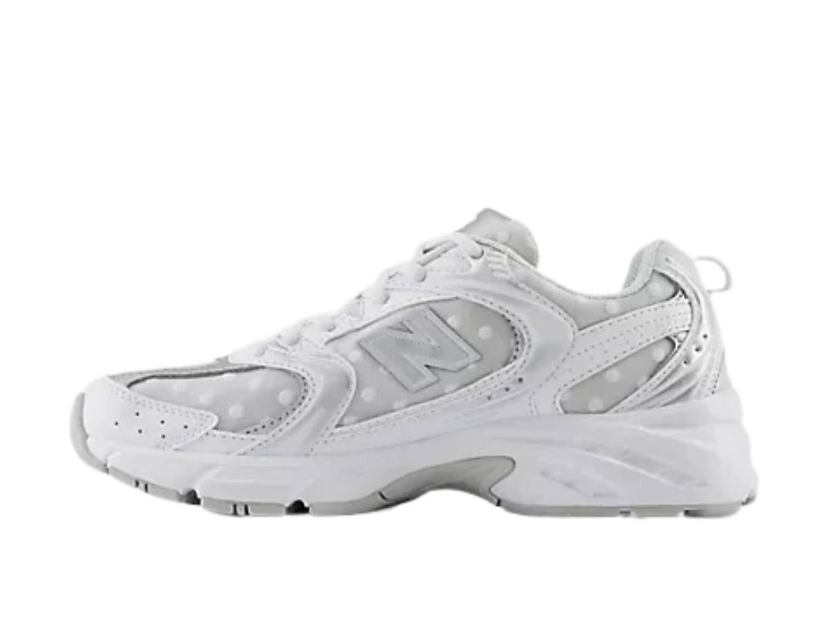 https://d2cva83hdk3bwc.cloudfront.net/new-balance-530-silver-metallic-polka-dots-2.jpg