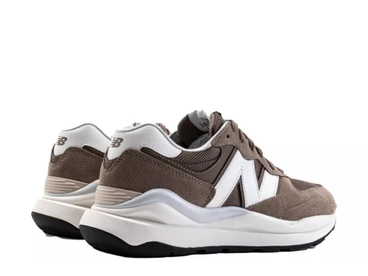 https://d2cva83hdk3bwc.cloudfront.net/new-balance-57-40-brown-3.jpg