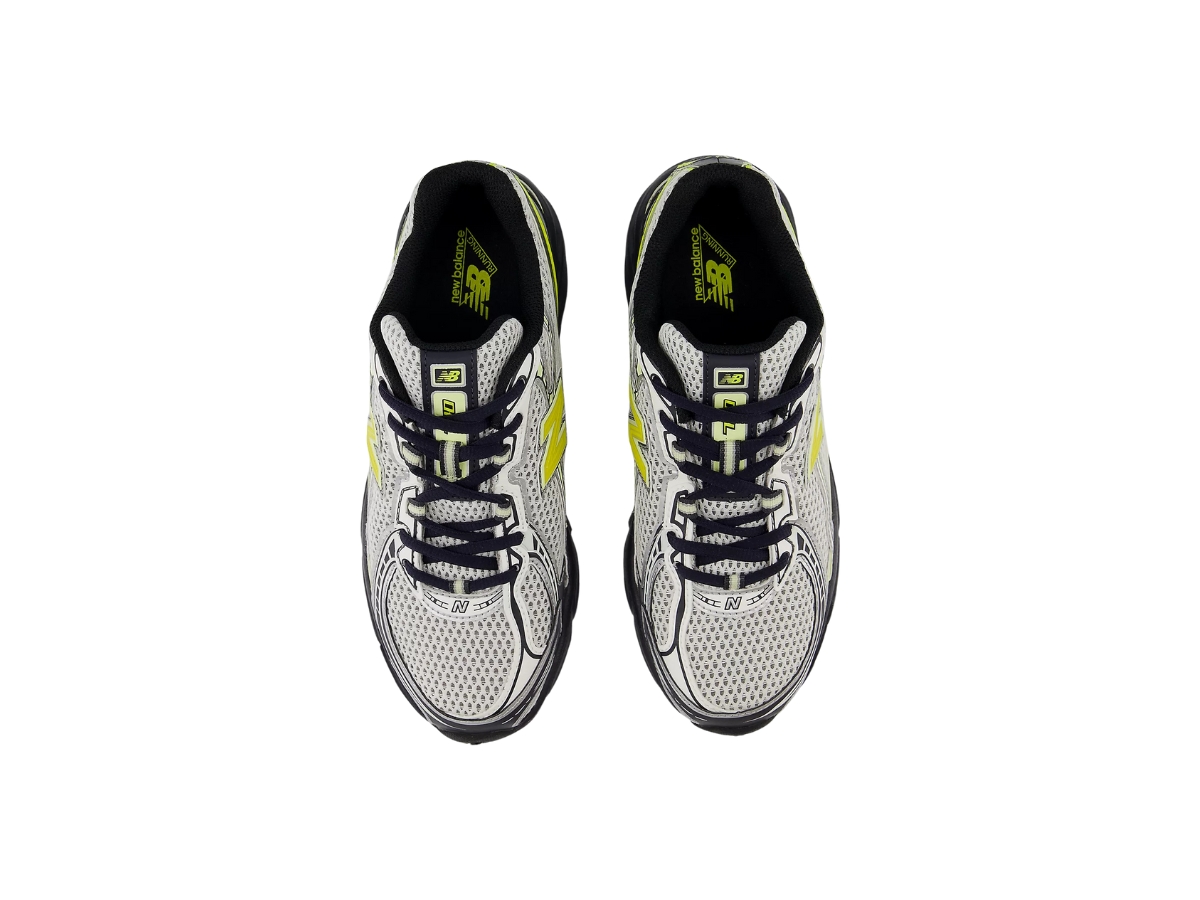 https://d2cva83hdk3bwc.cloudfront.net/new-balance-740v2-sea-salt-phantom-4.jpg
