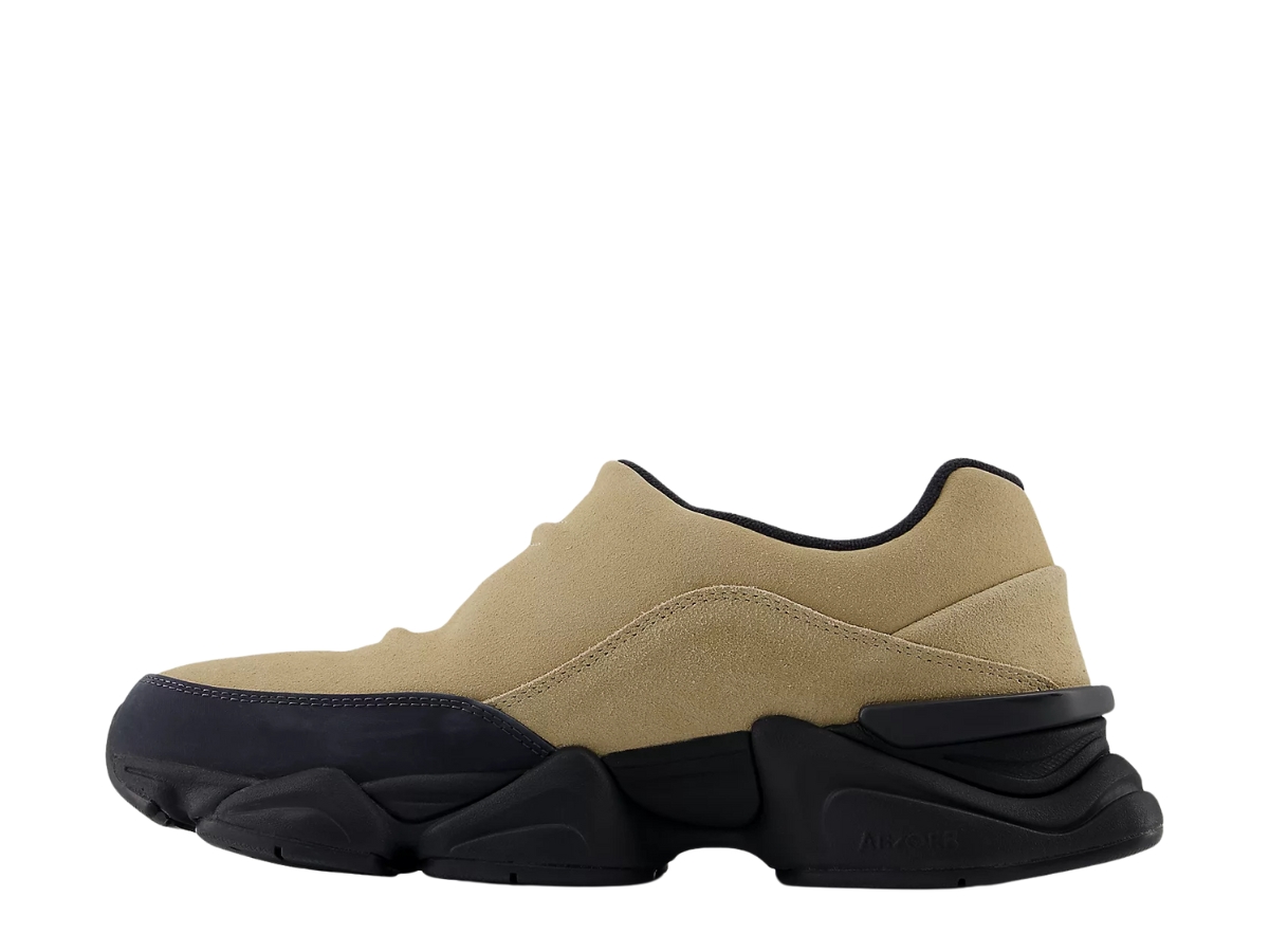 https://d2cva83hdk3bwc.cloudfront.net/new-balance-8040-tan-black-2.jpg