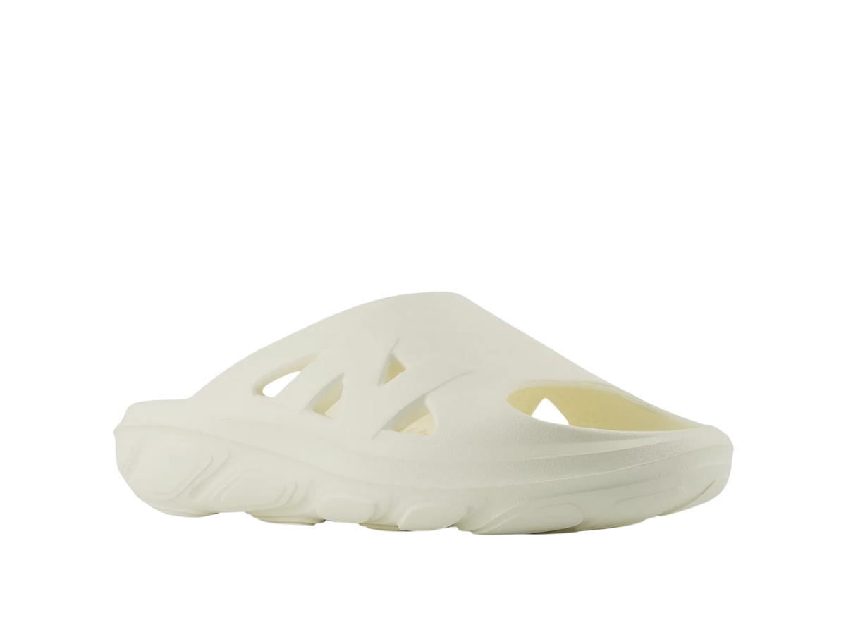 https://d2cva83hdk3bwc.cloudfront.net/new-balance-fresh-foam-rcvry-slide-angora-parchment-3.jpg