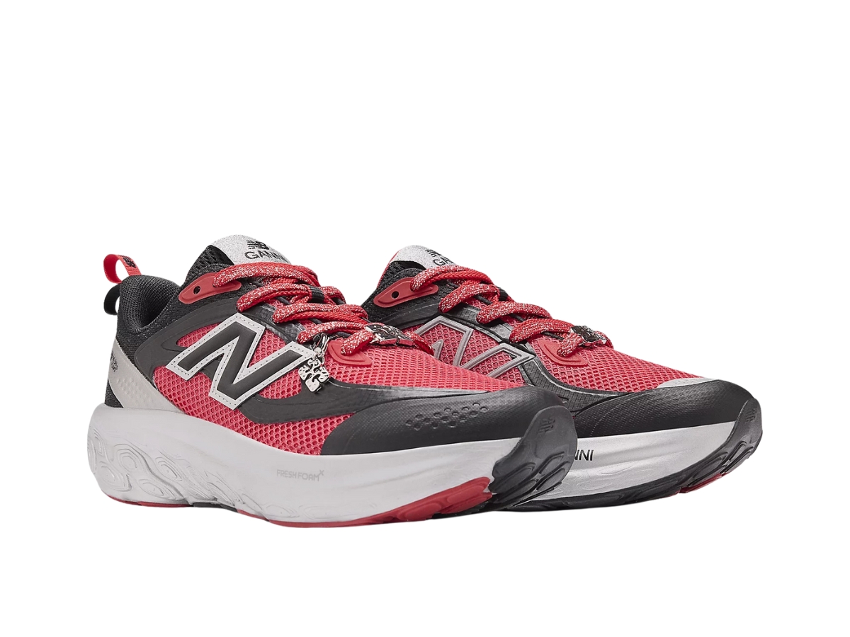 https://d2cva83hdk3bwc.cloudfront.net/new-balance-fresh-foam-trainer-ganni-black-silver-metallic-red-3.jpg