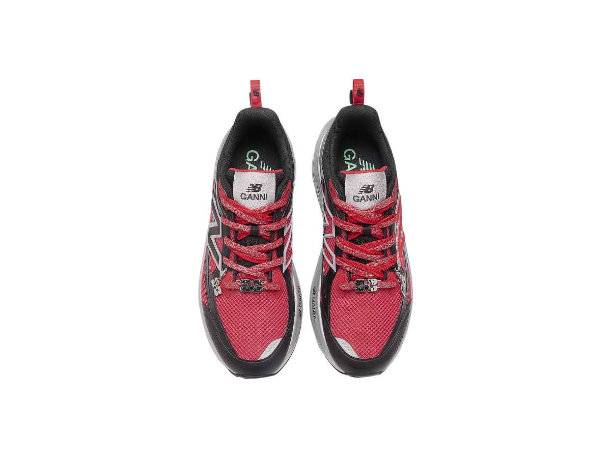 https://d2cva83hdk3bwc.cloudfront.net/new-balance-fresh-foam-trainer-ganni-black-silver-metallic-red-4.jpg