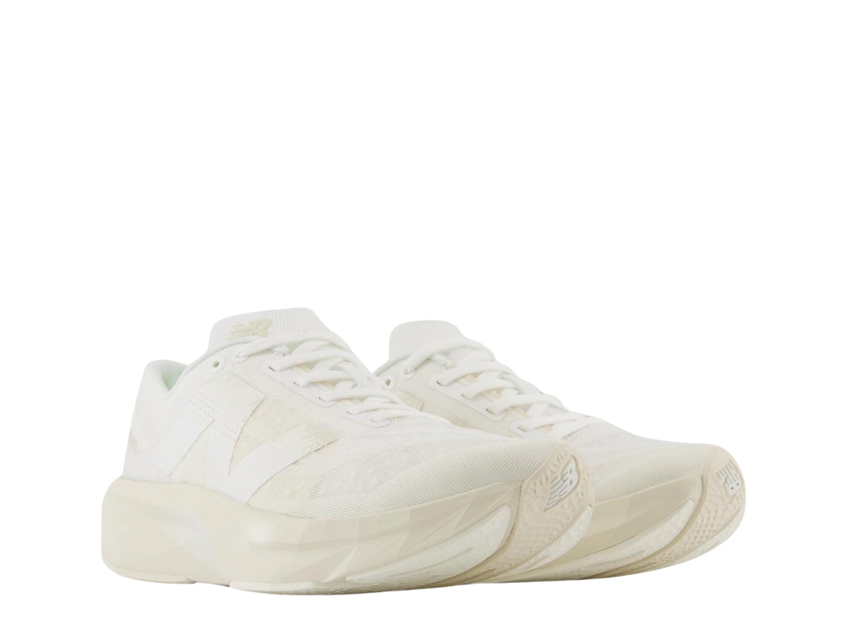 https://d2cva83hdk3bwc.cloudfront.net/new-balance-fuelcell-rebel-v4-white-linen-sea-salt--w--3.jpg