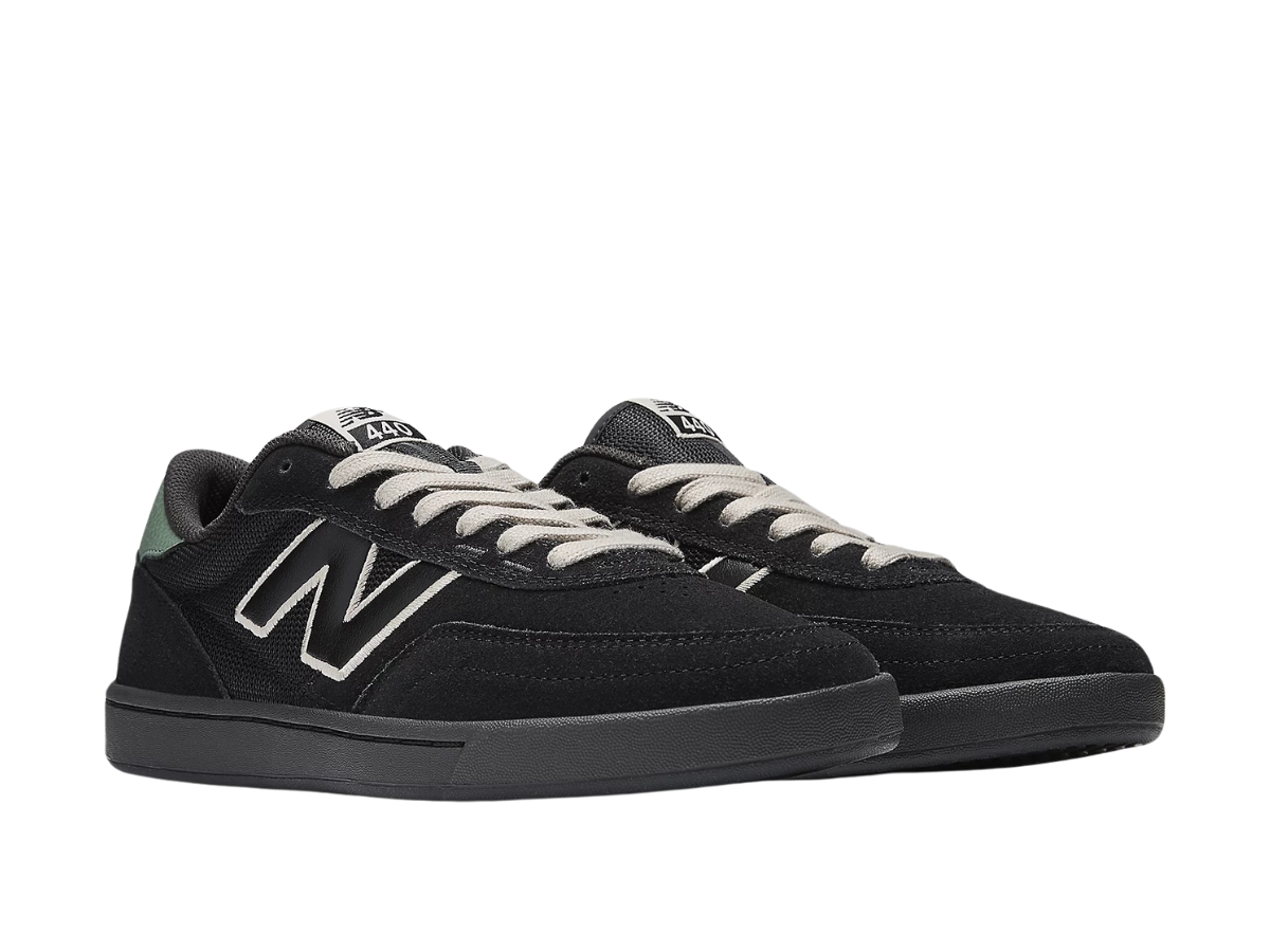 https://d2cva83hdk3bwc.cloudfront.net/new-balance-numeric-440-v2-black-white-3.jpg