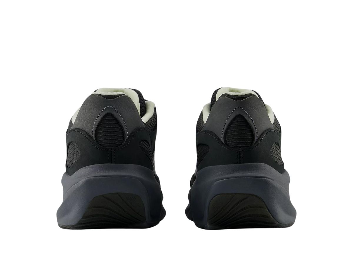 https://d2cva83hdk3bwc.cloudfront.net/new-balance-wrpd-runner-lunar-new-year-4.jpg