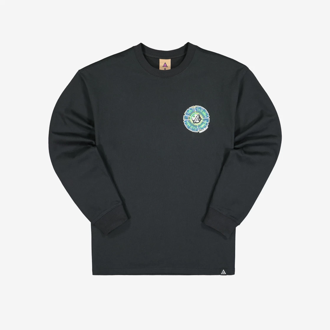 https://d2cva83hdk3bwc.cloudfront.net/nike-acg-long-sleeve-circle-t-shirt---asia-2.jpg