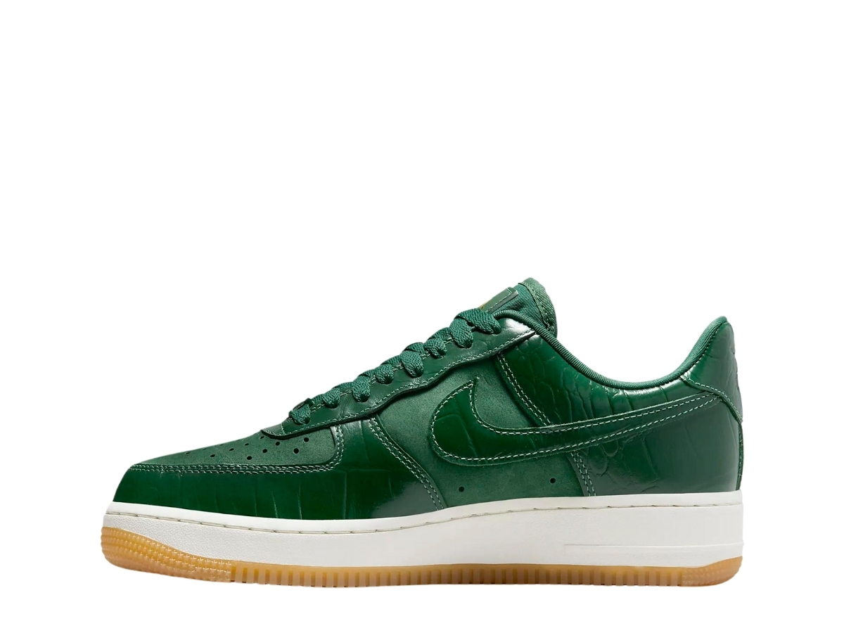 https://d2cva83hdk3bwc.cloudfront.net/nike-air-force-1--07-lx-gorge-green--w--2.jpg