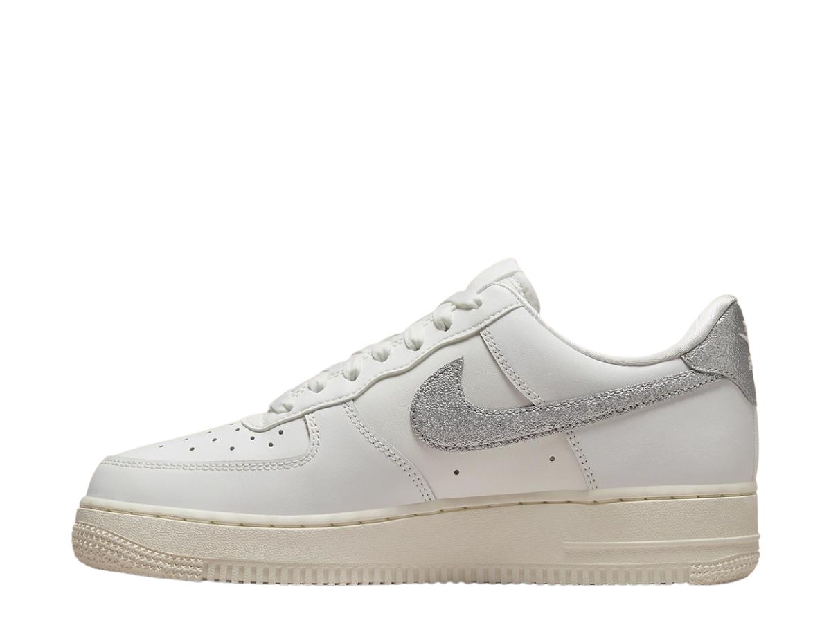 https://d2cva83hdk3bwc.cloudfront.net/nike-air-force-1--07-summit-white-sail-white-metallic-silver-2.jpg