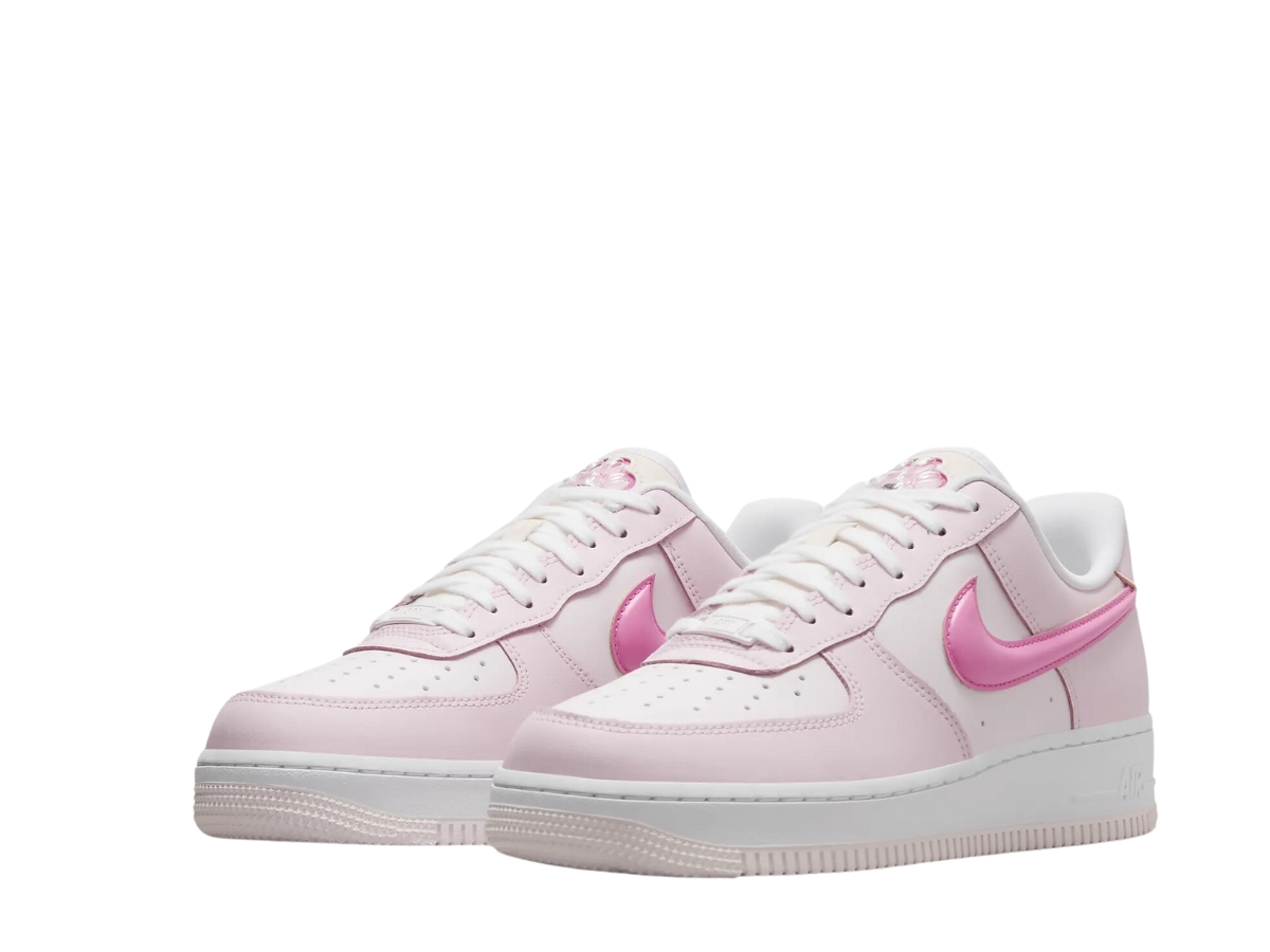 https://d2cva83hdk3bwc.cloudfront.net/nike-air-force-1-07-lx-pearl-pink-paw-print-w-3.jpg